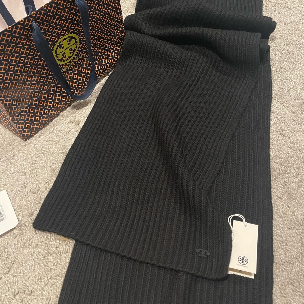 Tory burch wool merino logo scarf new with tags